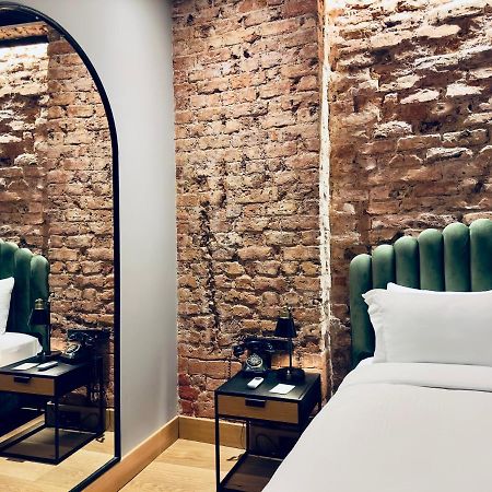 Ruz Hotels Istanbul Exterior foto A room at the hotel