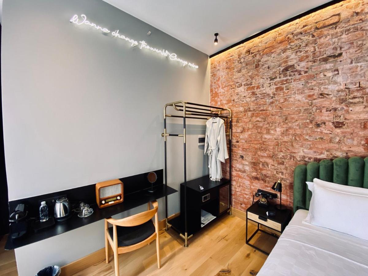 Ruz Hotels Istanbul Exterior foto A room at the hotel