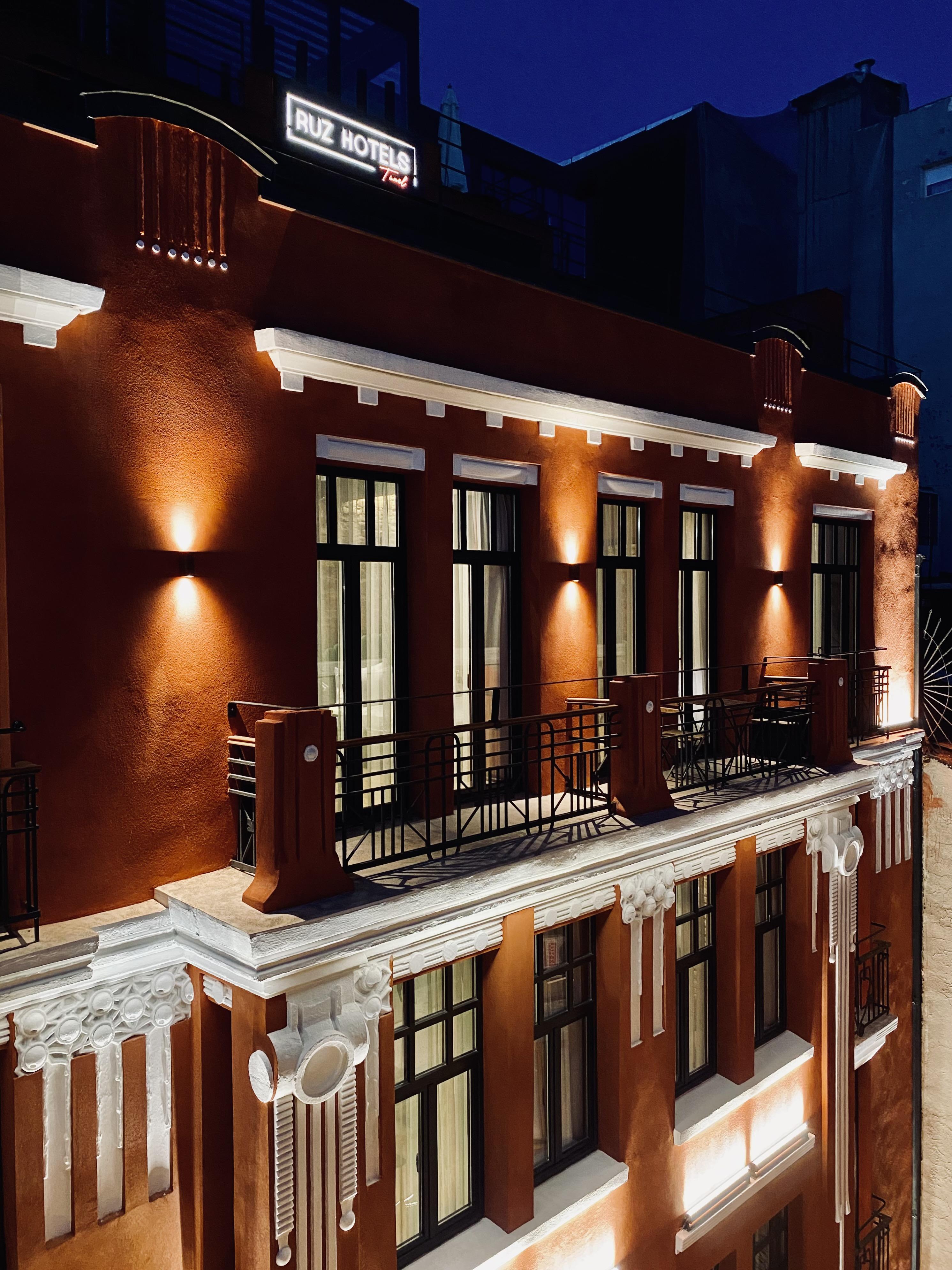 Ruz Hotels Istanbul Exterior foto The balcony of the hotel