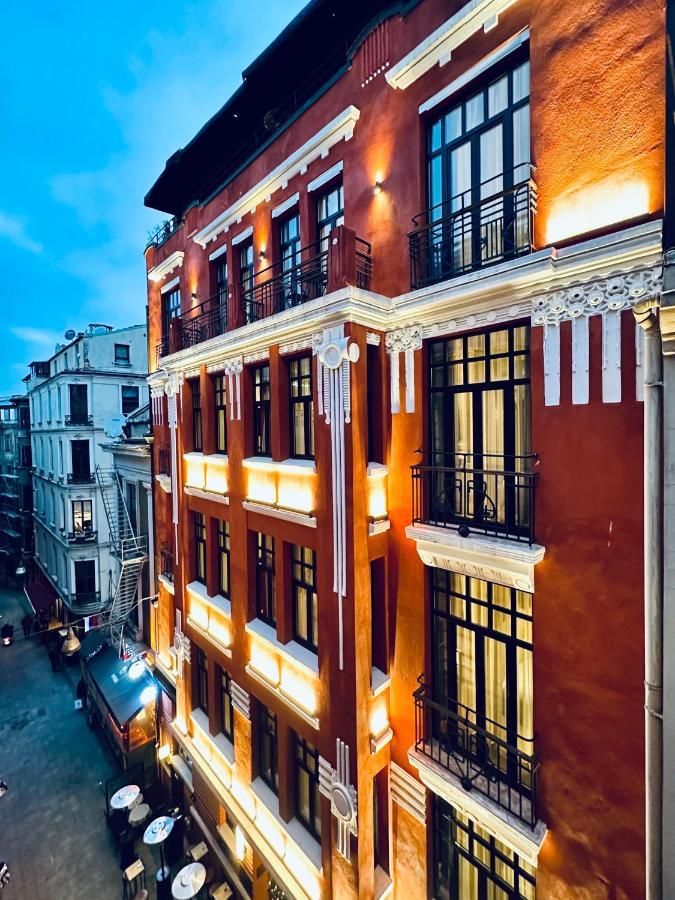 Ruz Hotels Istanbul Exterior foto The hotel at night