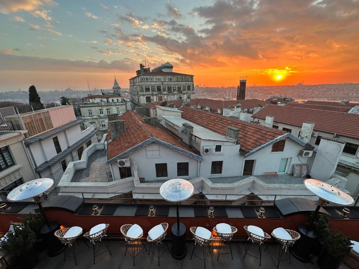 Ruz Hotels Istanbul Exterior foto Sunset at the hotel
