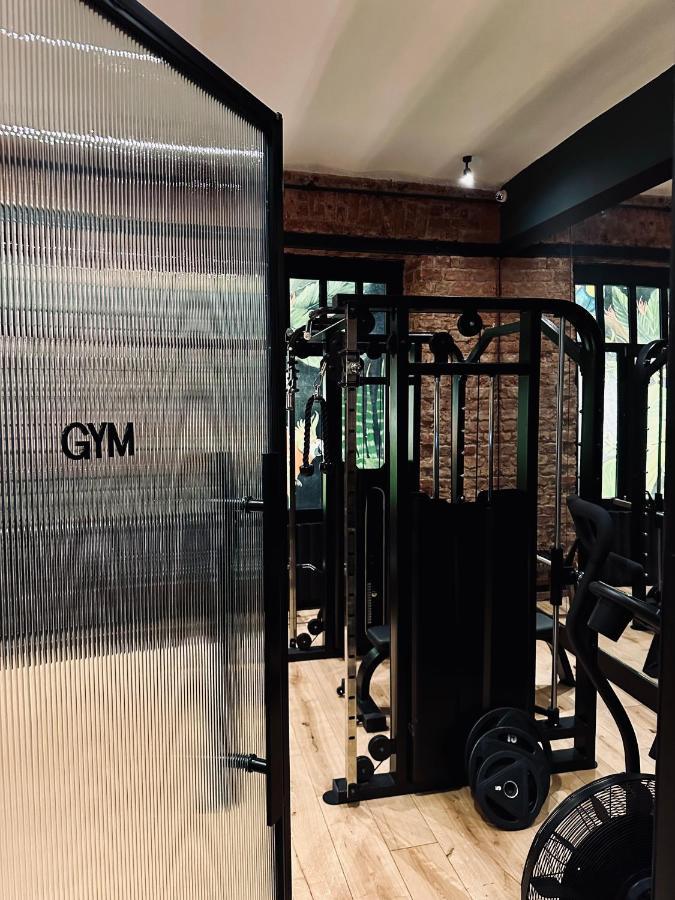 Ruz Hotels Istanbul Exterior foto The gym at the hotel