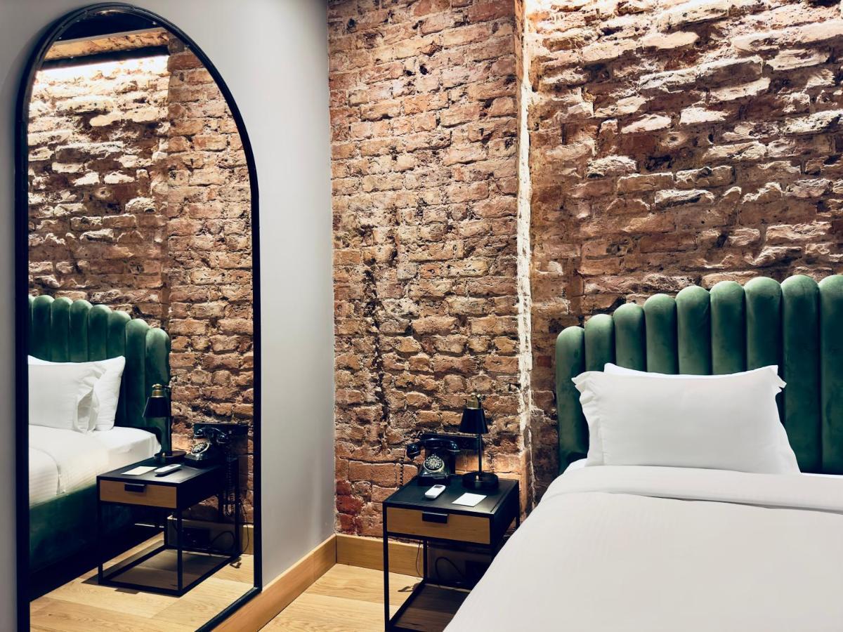Ruz Hotels Istanbul Exterior foto A room at the hotel