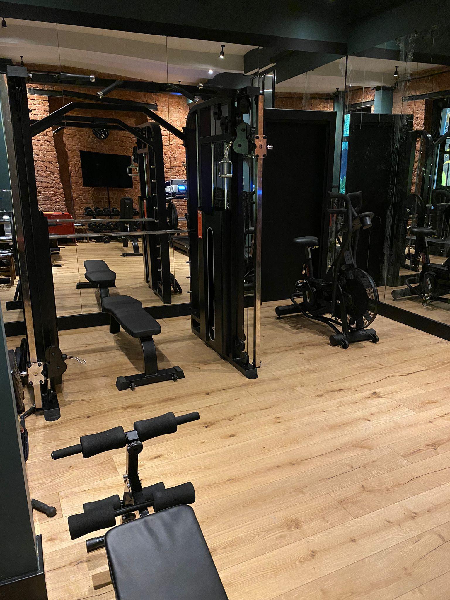 Ruz Hotels Istanbul Exterior foto The gym at the hotel