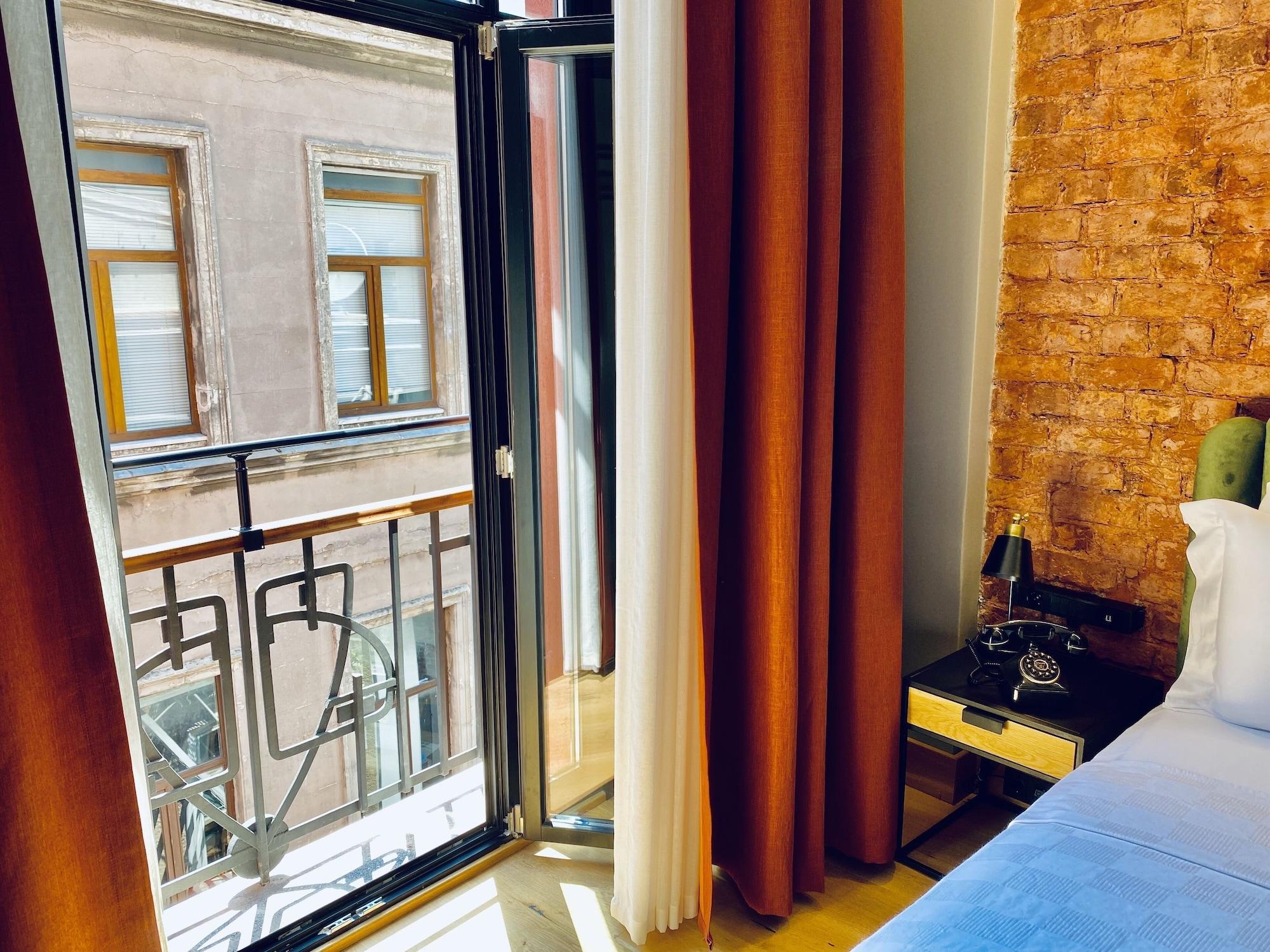 Ruz Hotels Istanbul Exterior foto A room at the hotel