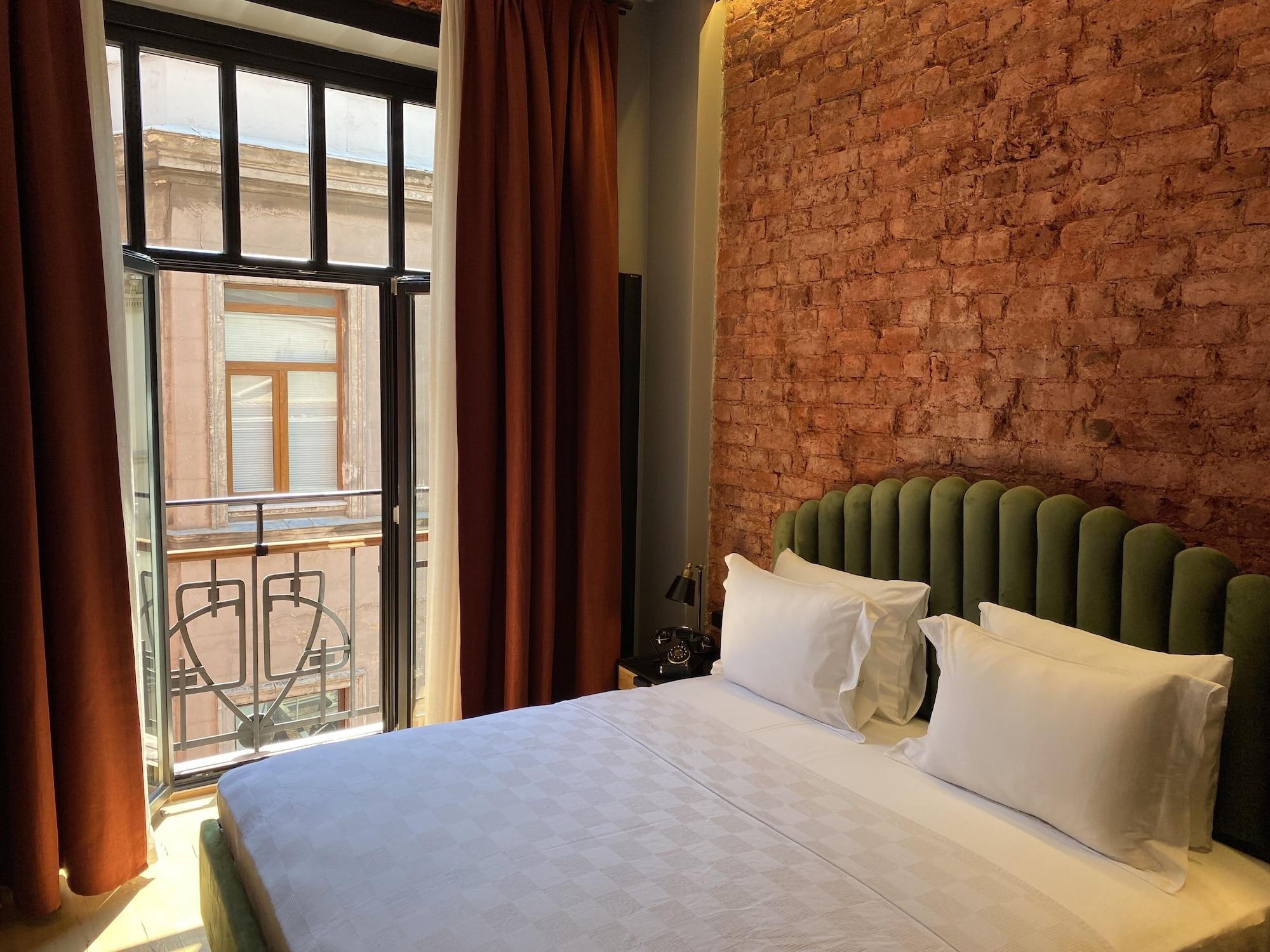 Ruz Hotels Istanbul Exterior foto A room at the hotel