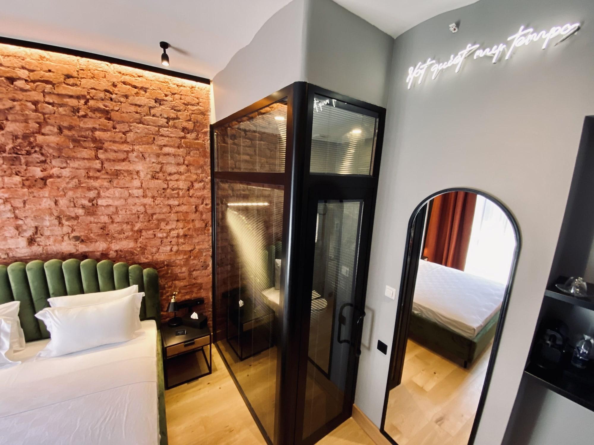 Ruz Hotels Istanbul Exterior foto A room at the hotel